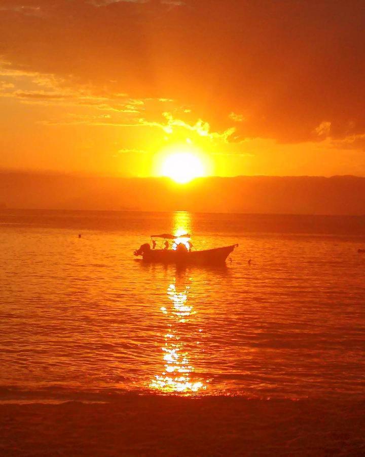 Pousada Tony Montana Praia de Aracatiba Bagian luar foto